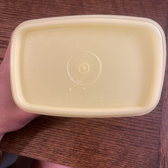 Vintage Tupperware Shelf Saver Yellow Storage Container 1243-10 w/Lid - Picture 3 of 5